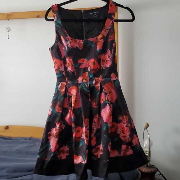 Dress - Picture 2 of 5